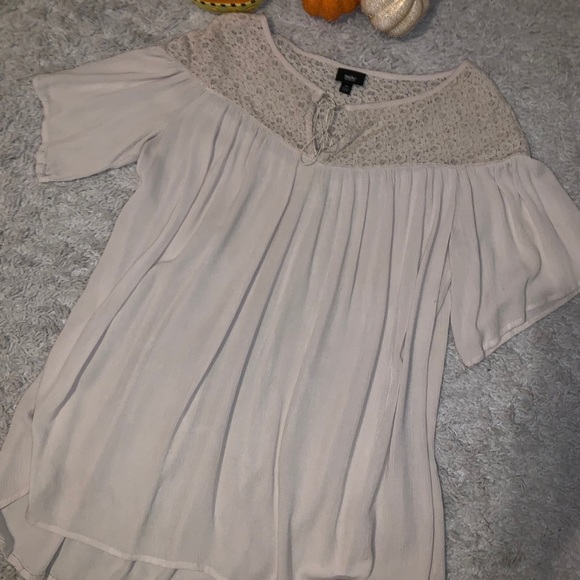 🎃Mossimo Women’s Cream Blouse - Picture 5 of 5